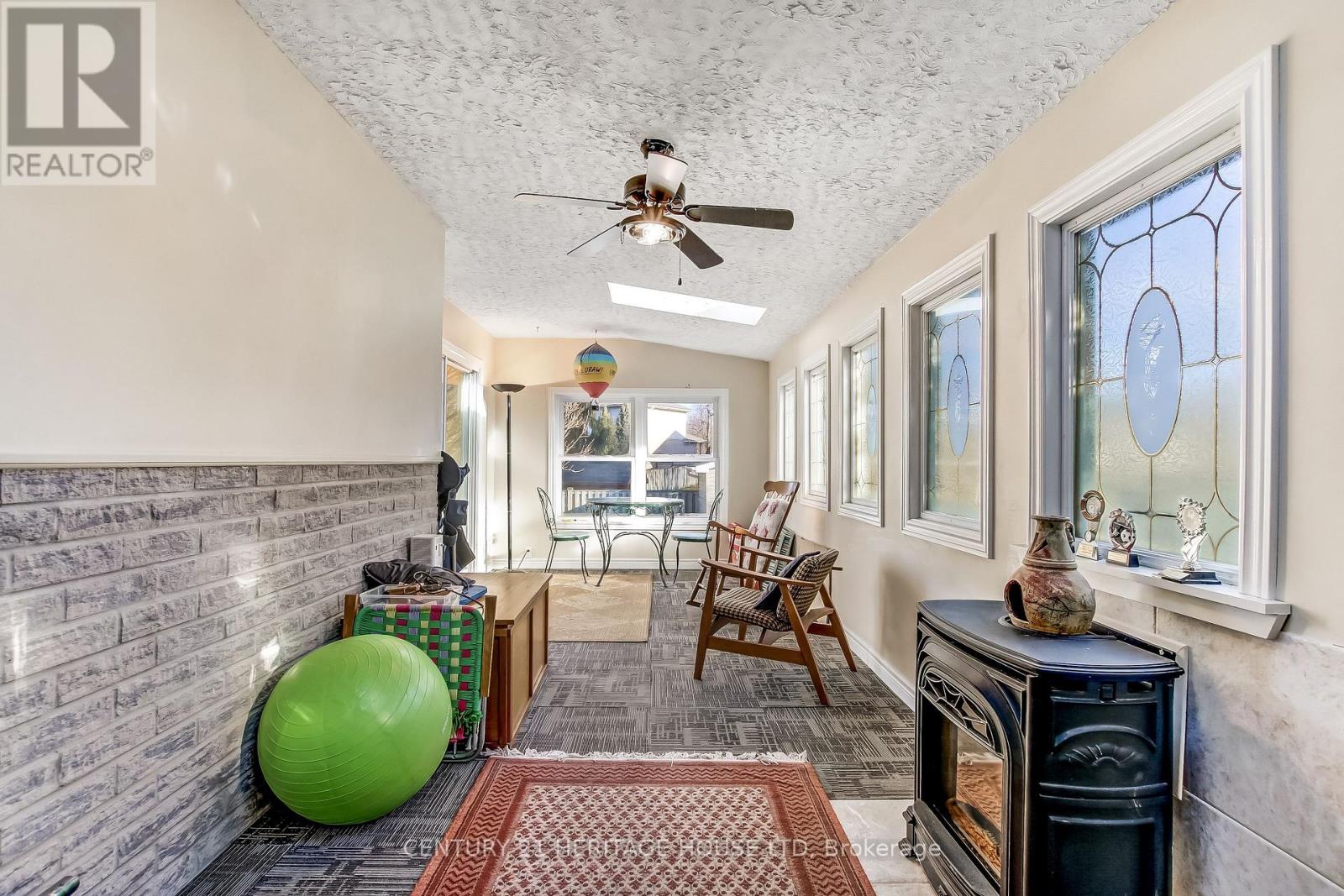 18 Hickory Boulevard W, Strathroy-Caradoc, Ontario  N7G 4A9 - Photo 8 - X12951390