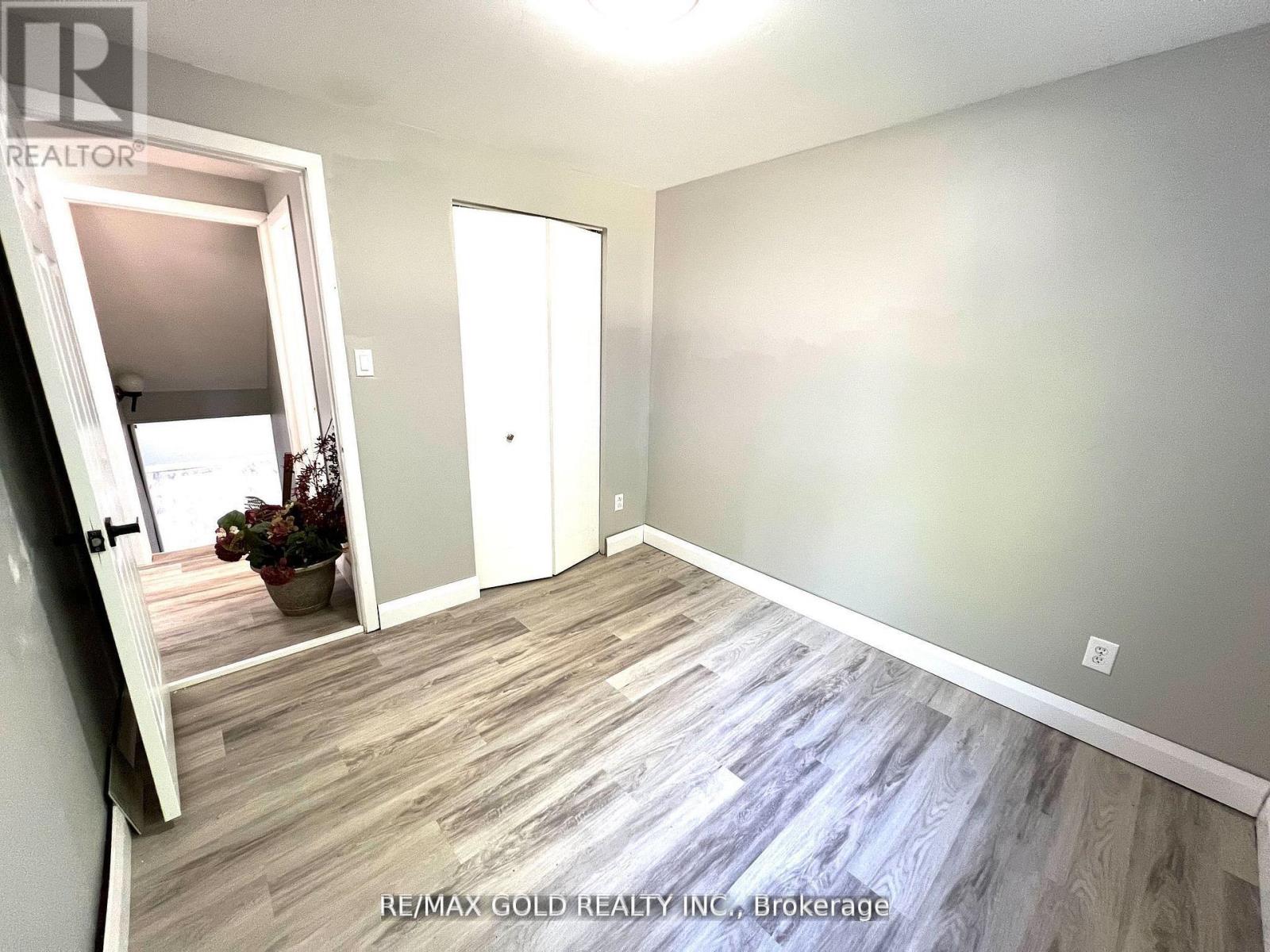 Lower - 156 Mooregate Crescent, Kitchener, Ontario  N2M 2G1 - Photo 19 - X12951146