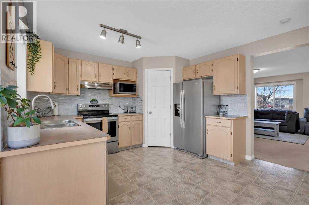 26 Saddlemead Close NE, Calgary, Alberta  T3J 4M6 - Photo 9 - A2279764