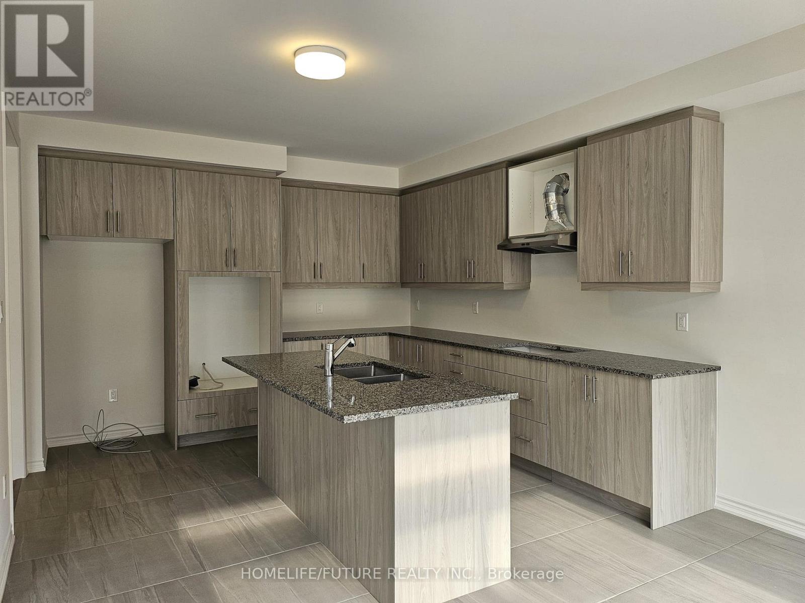 973 Trailsview Avenue, Cobourg, Ontario  K9A 4K3 - Photo 3 - X12951188