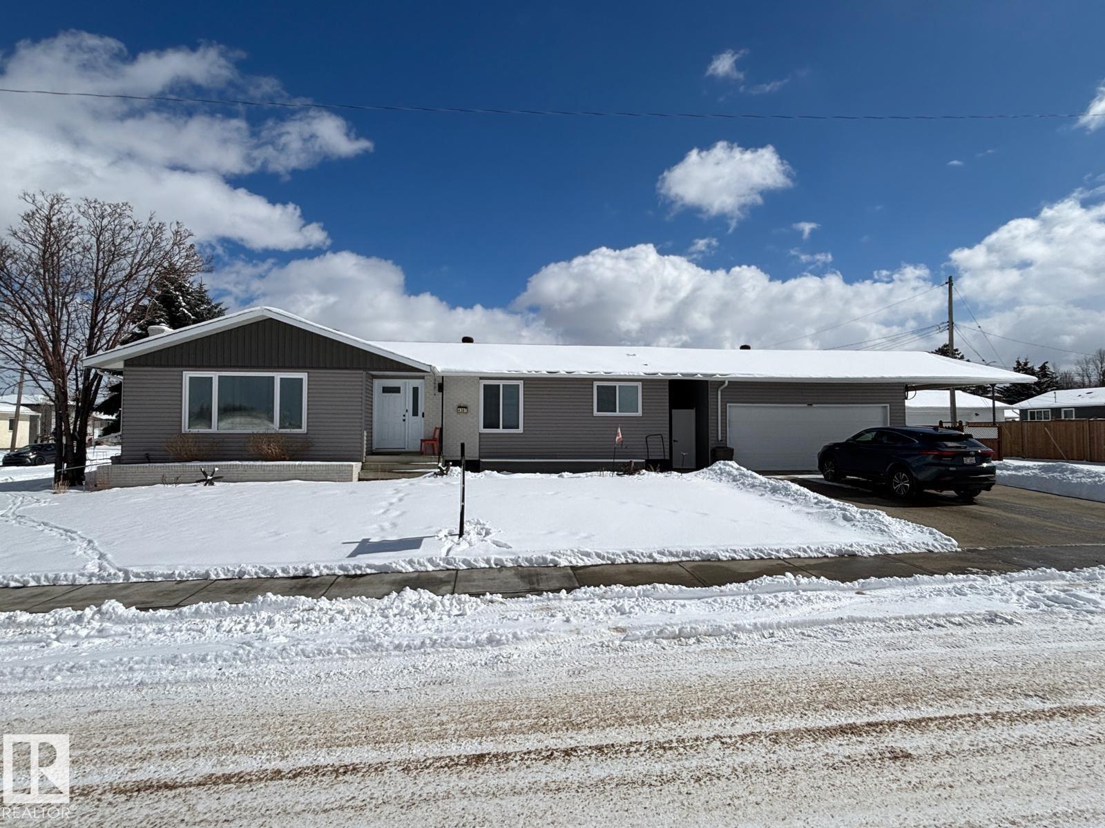 4307 47 St, Drayton Valley, Alberta  T7A 1G8 - Photo 1 - E4480125