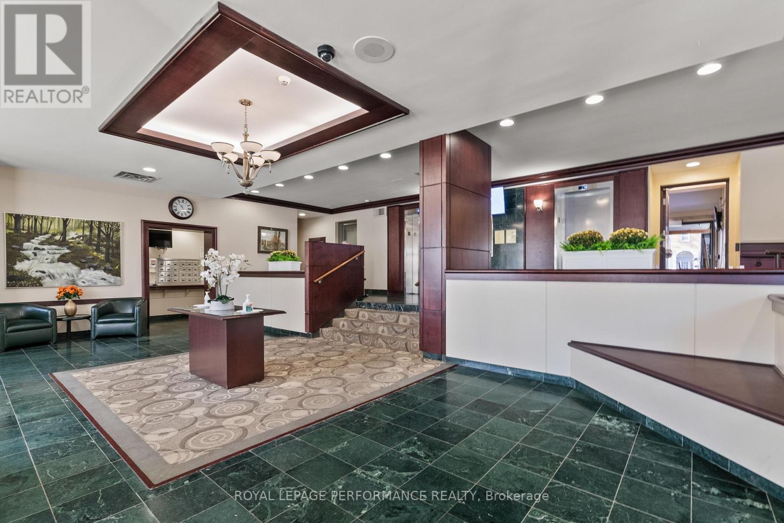 Unit #407 - 200 Lafontaine Avenue, Ottawa, Ontario  K1L 8K8 - Photo 3 - X12951376