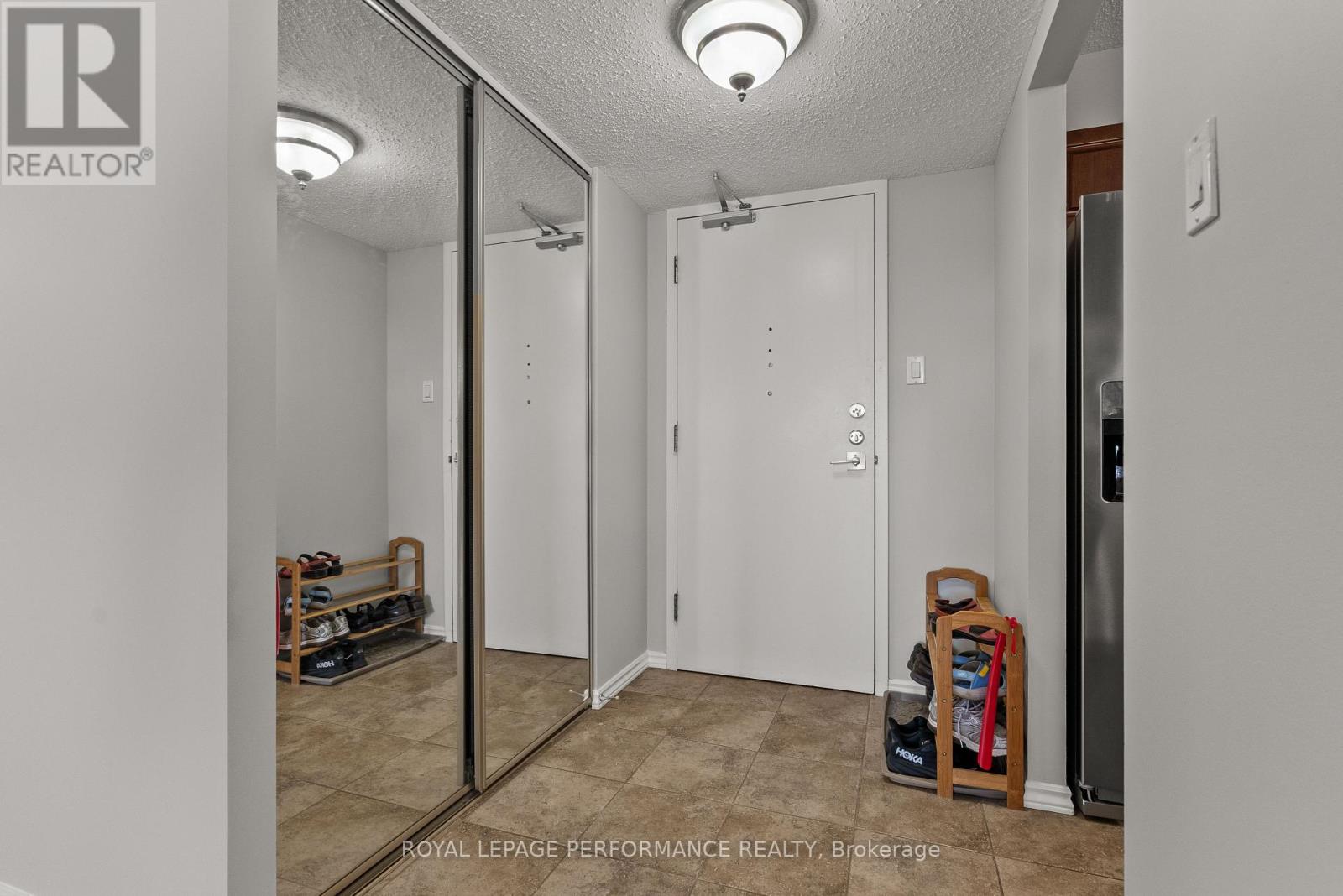 Unit #407 - 200 Lafontaine Avenue, Ottawa, Ontario  K1L 8K8 - Photo 4 - X12951376