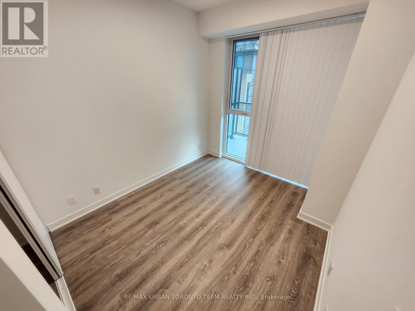 1801 - 180 Front Street E, Toronto, Ontario  M5A 0K9 - Photo 4 - C12905564
