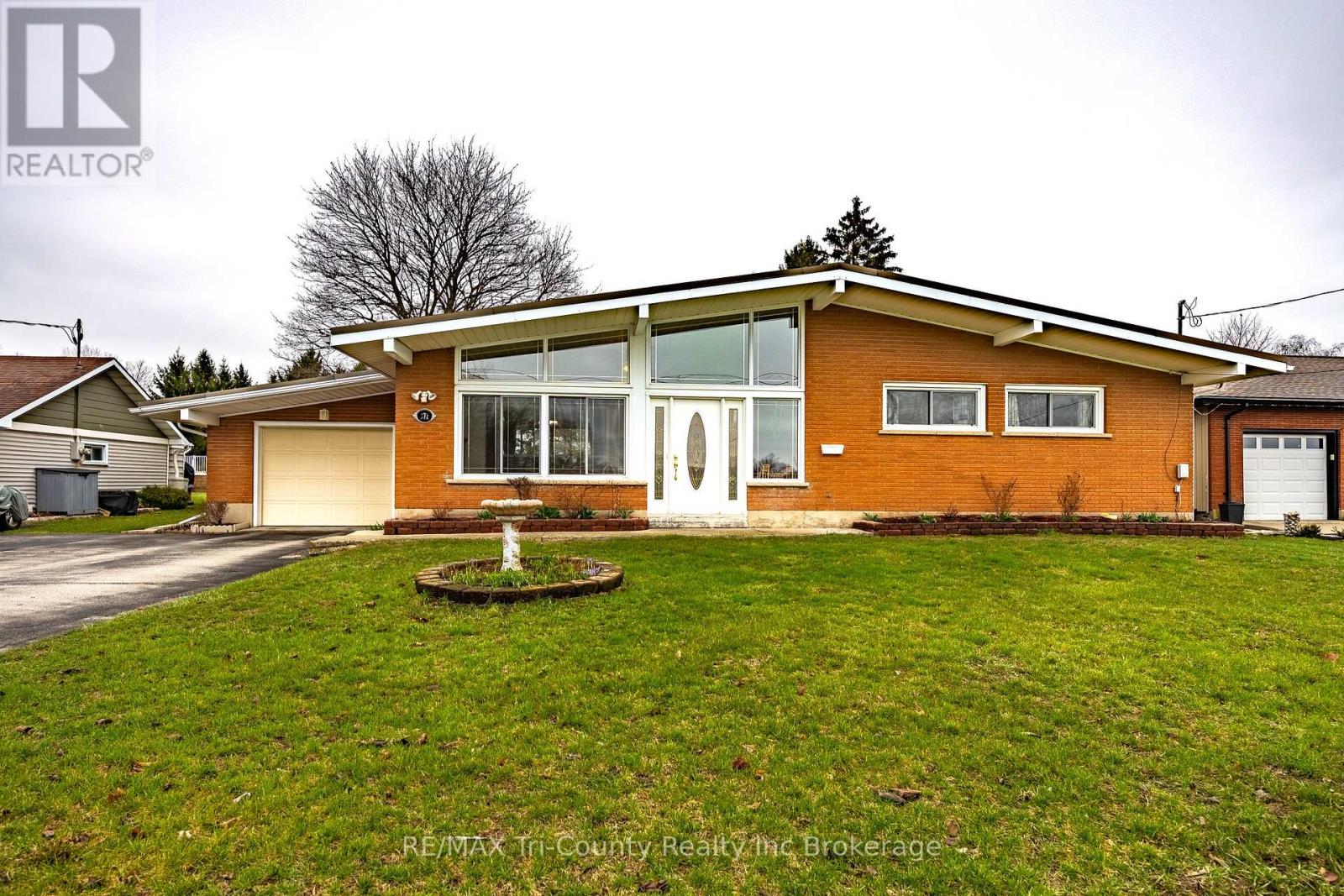 124687 MALL ROAD, Norwich, Ontario