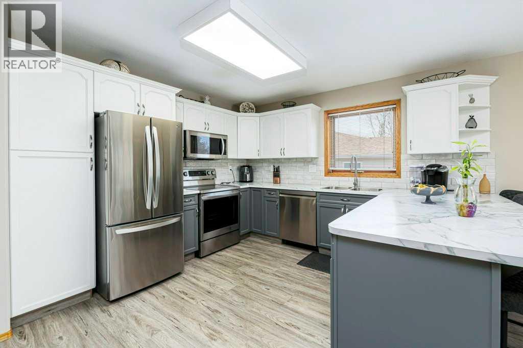 135 Doran Crescent, Red Deer, Alberta  T4R 2M8 - Photo 9 - A2298182