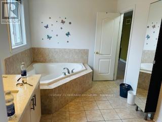 97 Maroon Drive, Richmond Hill, Ontario  L4E 5B6 - Photo 37 - N12947268