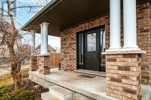 51 Burt Avenue, New Tecumseth, Ontario  L9R 0G8 - Photo 3 - N12948782