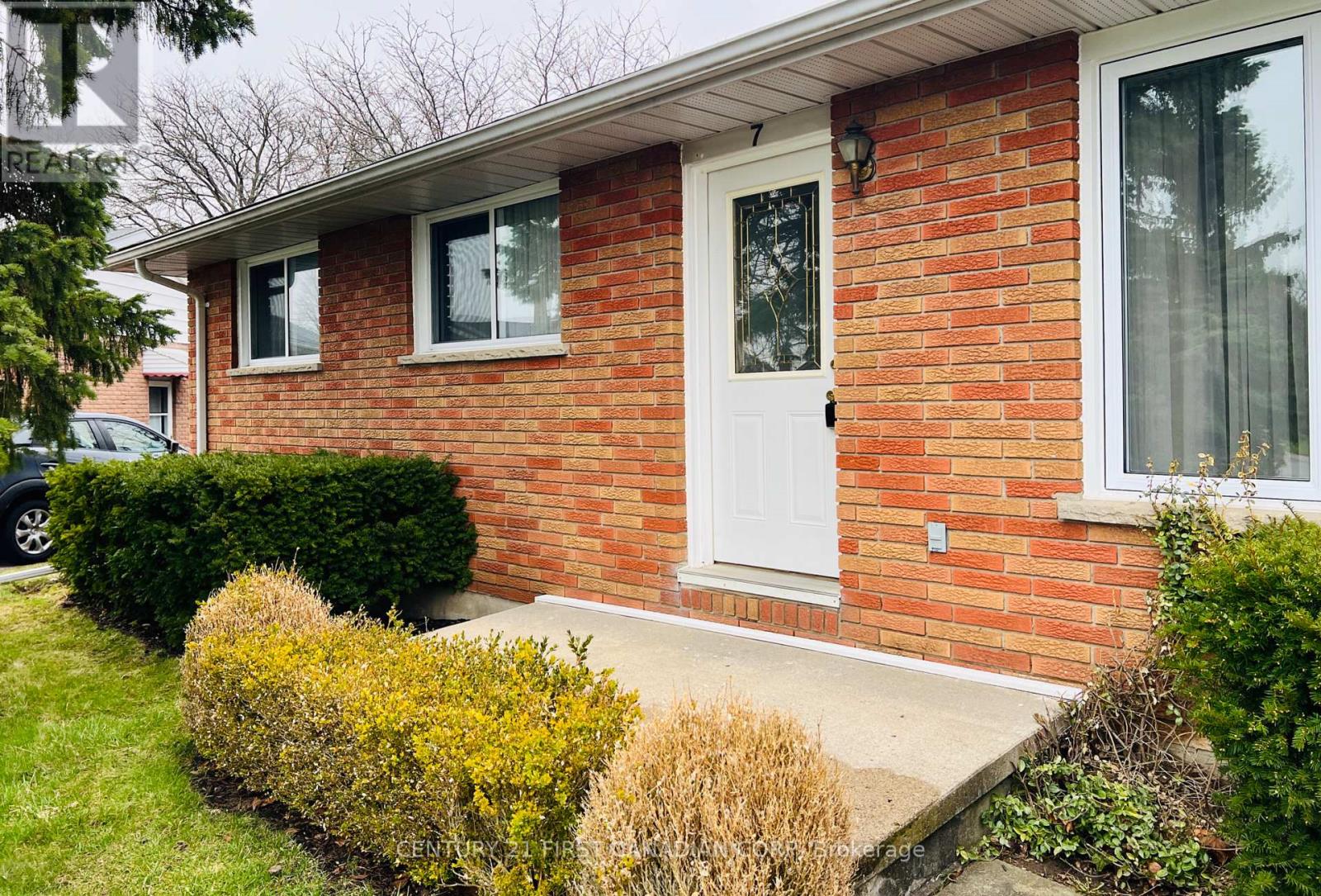 7 Howard Place, St. Thomas, Ontario  N5R 1E8 - Photo 6 - X12950110