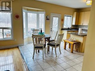 97 Maroon Drive, Richmond Hill, Ontario  L4E 5B6 - Photo 6 - N12947268