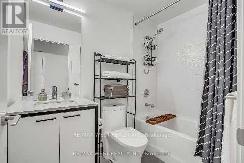 617 - 1808 St. Clair Avenue W, Toronto, Ontario  M6N 0C1 - Photo 8 - W12950778