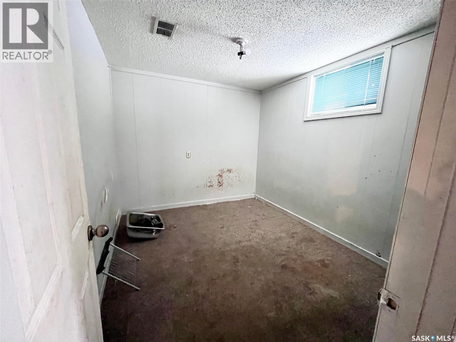 428 11th Street E, Prince Albert, Saskatchewan  S6V 1A7 - Photo 7 - SK030777