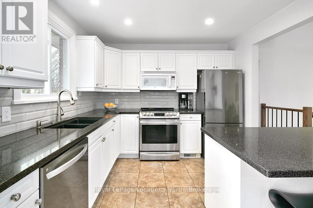 115 Applevale Court, Blue Mountains, Ontario  N0H 2P0 - Photo 16 - X12951312