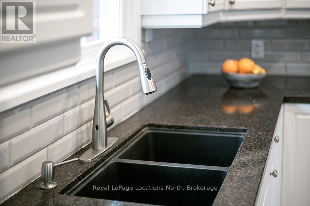 115 Applevale Court, Blue Mountains, Ontario  N0H 2P0 - Photo 17 - X12951312