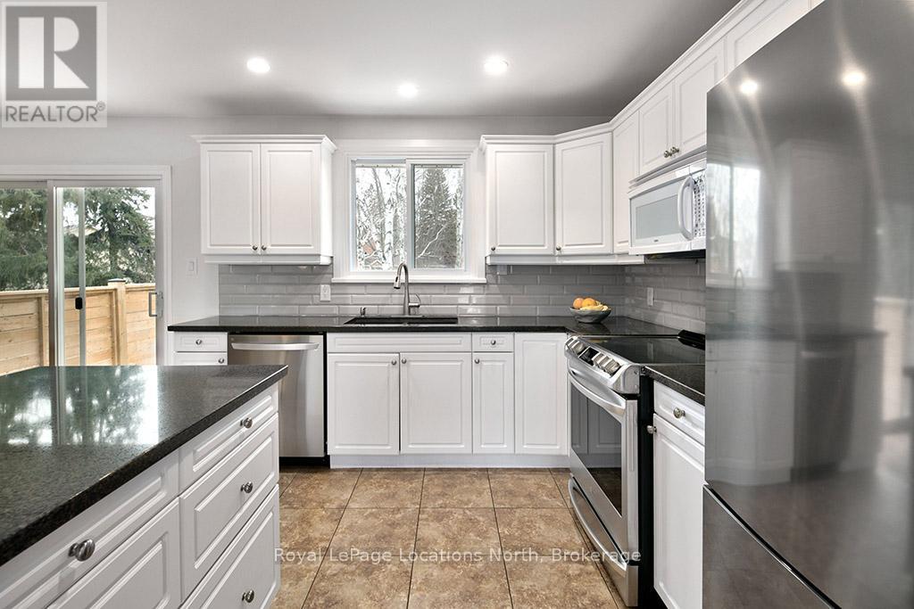 115 Applevale Court, Blue Mountains, Ontario  N0H 2P0 - Photo 18 - X12951312