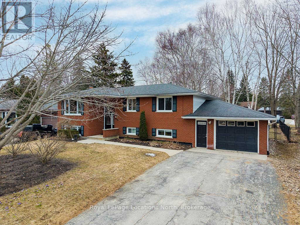 115 Applevale Court, Blue Mountains, Ontario  N0H 2P0 - Photo 2 - X12951312