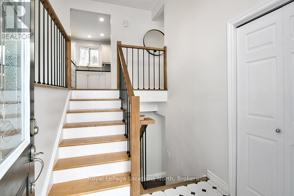 115 Applevale Court, Blue Mountains, Ontario  N0H 2P0 - Photo 3 - X12951312