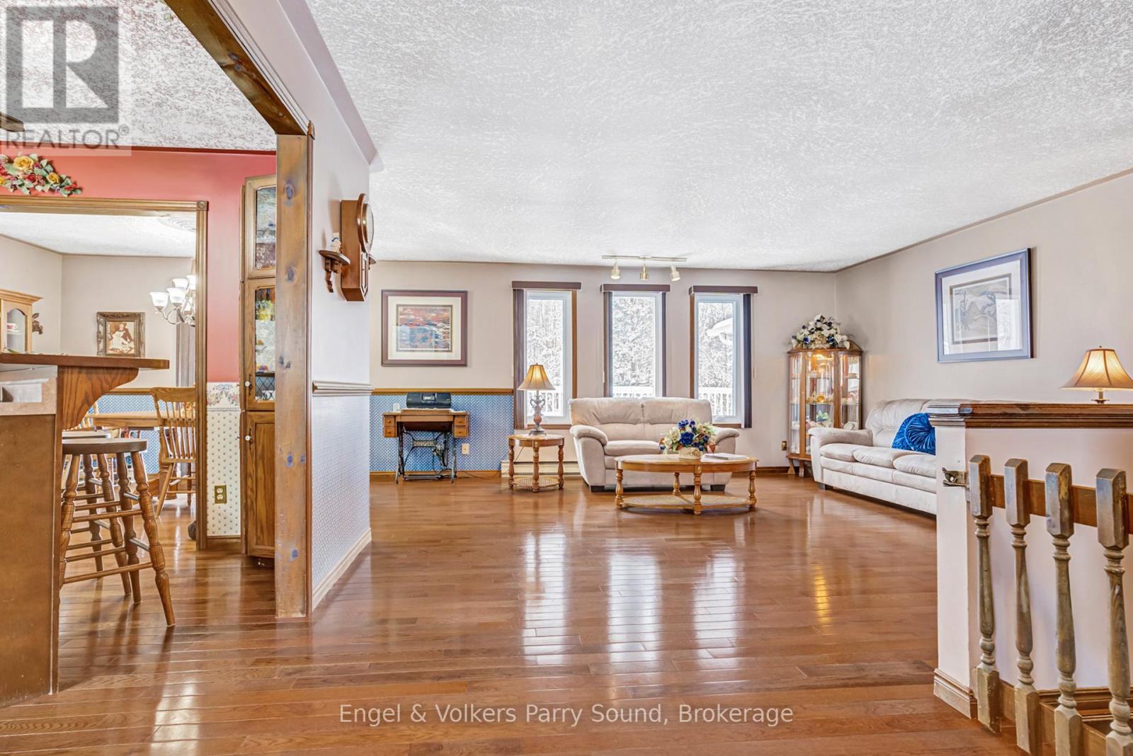 3 Squirrel Avenue, Mcdougall, Ontario  P2A 2W7 - Photo 4 - X12951344