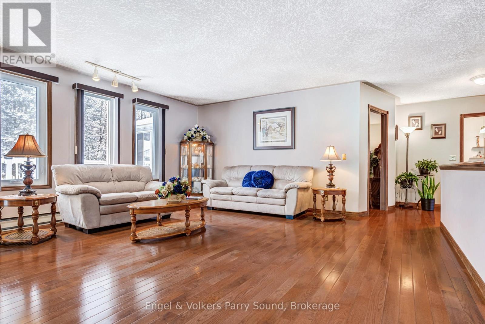 3 Squirrel Avenue, Mcdougall, Ontario  P2A 2W7 - Photo 5 - X12951344