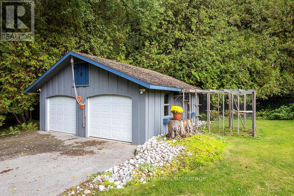 403288 Grey Road 4, West Grey, Ontario  N0G 1R0 - Photo 37 - X12951434