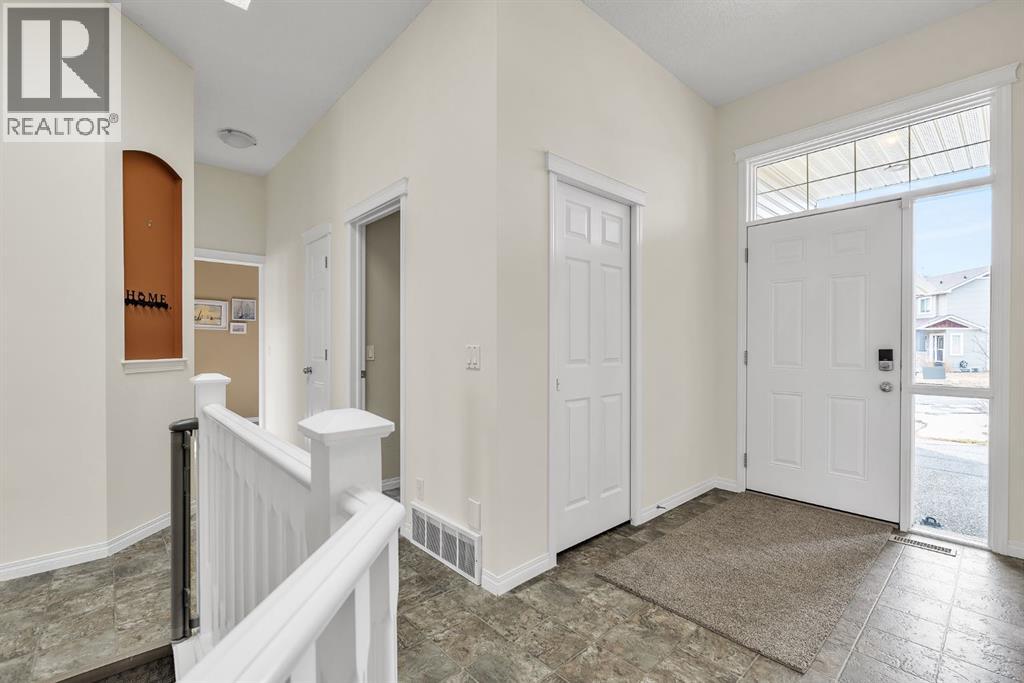 151 Hawkmere View, Chestermere, Alberta  T1X 1T8 - Photo 5 - A2291921