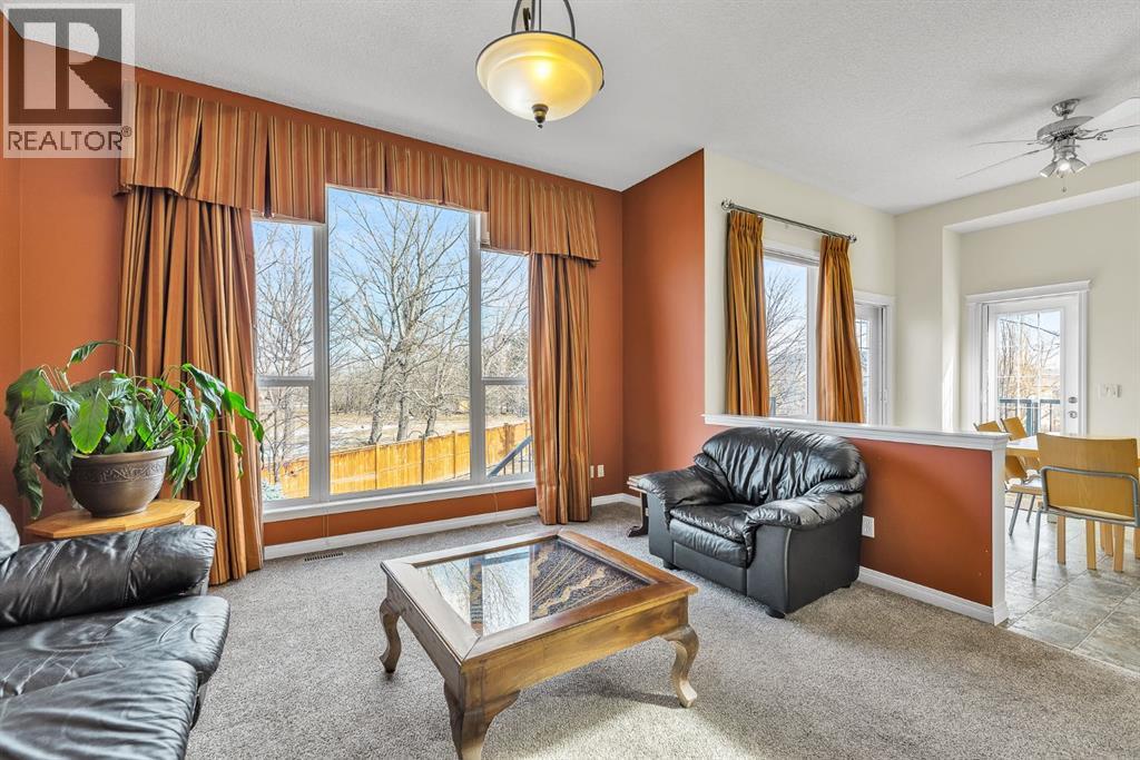 151 Hawkmere View, Chestermere, Alberta  T1X 1T8 - Photo 9 - A2291921