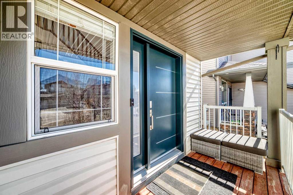 148 Hawkmere Way, Chestermere, Alberta  T1X 0C8 - Photo 4 - A2294598