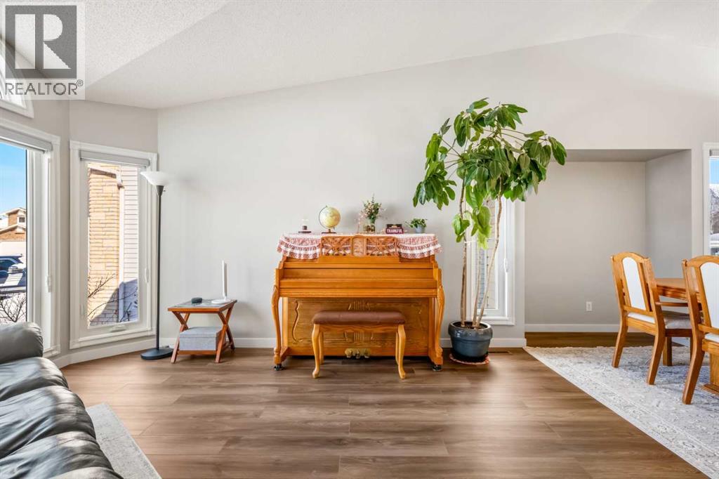 412 Hawkland Place Nw, Calgary, Alberta T3G 3R6 - Photo 6 - A2295660