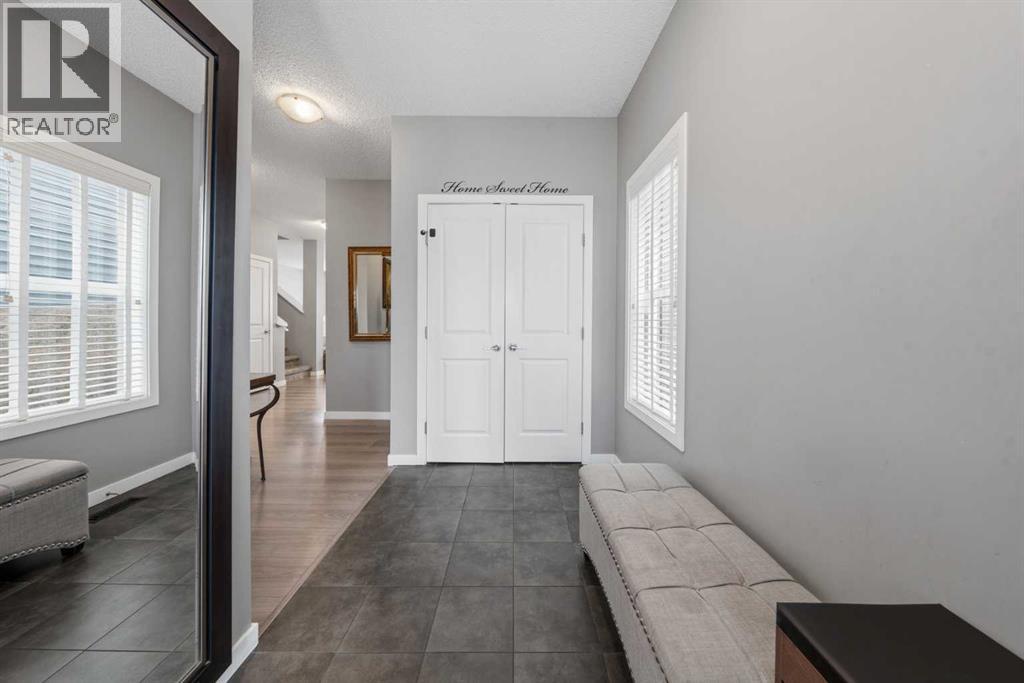 286 Kings Heights Drive SE, Airdrie, Alberta  T4A 0S6 - Photo 4 - A2296614