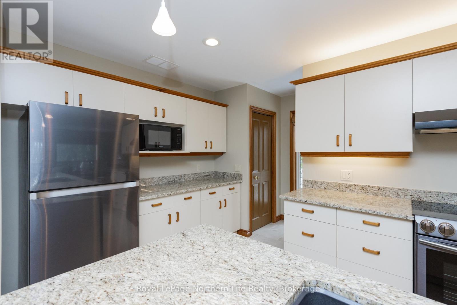 350 Ross Drive, North Bay, Ontario  P1B 8G4 - Photo 11 - X12951402