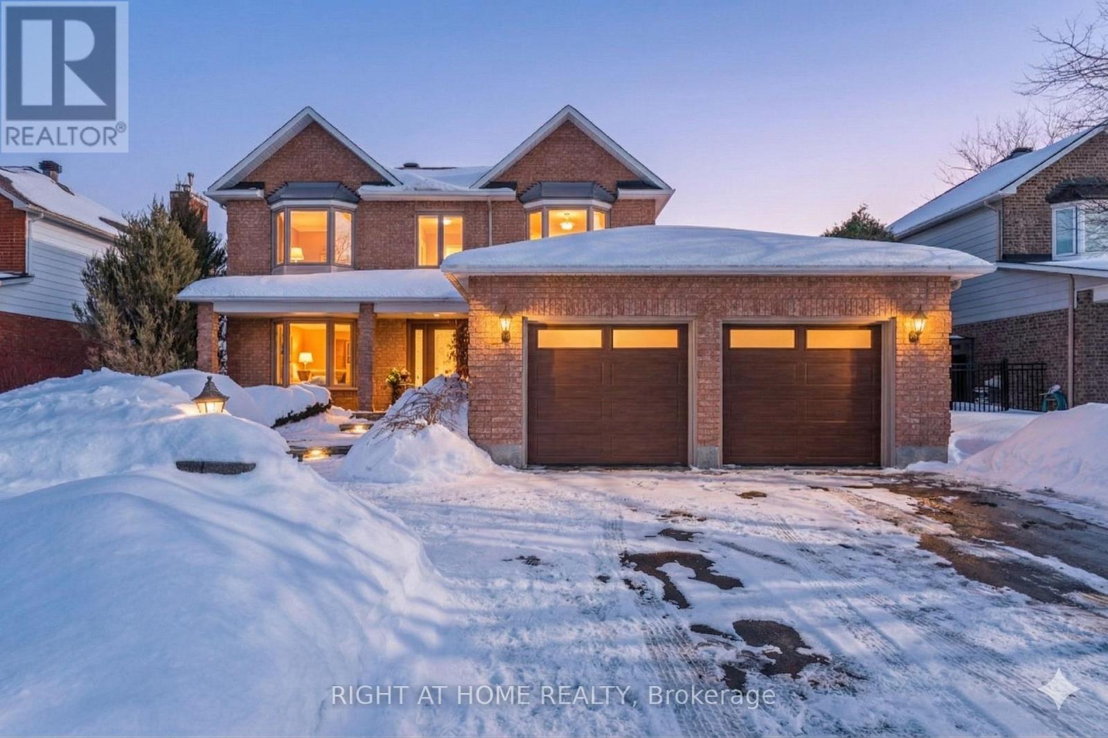 21 SLADE CRESCENT, Ottawa, Ontario