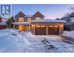 21 SLADE CRESCENT, Ottawa, Ontario