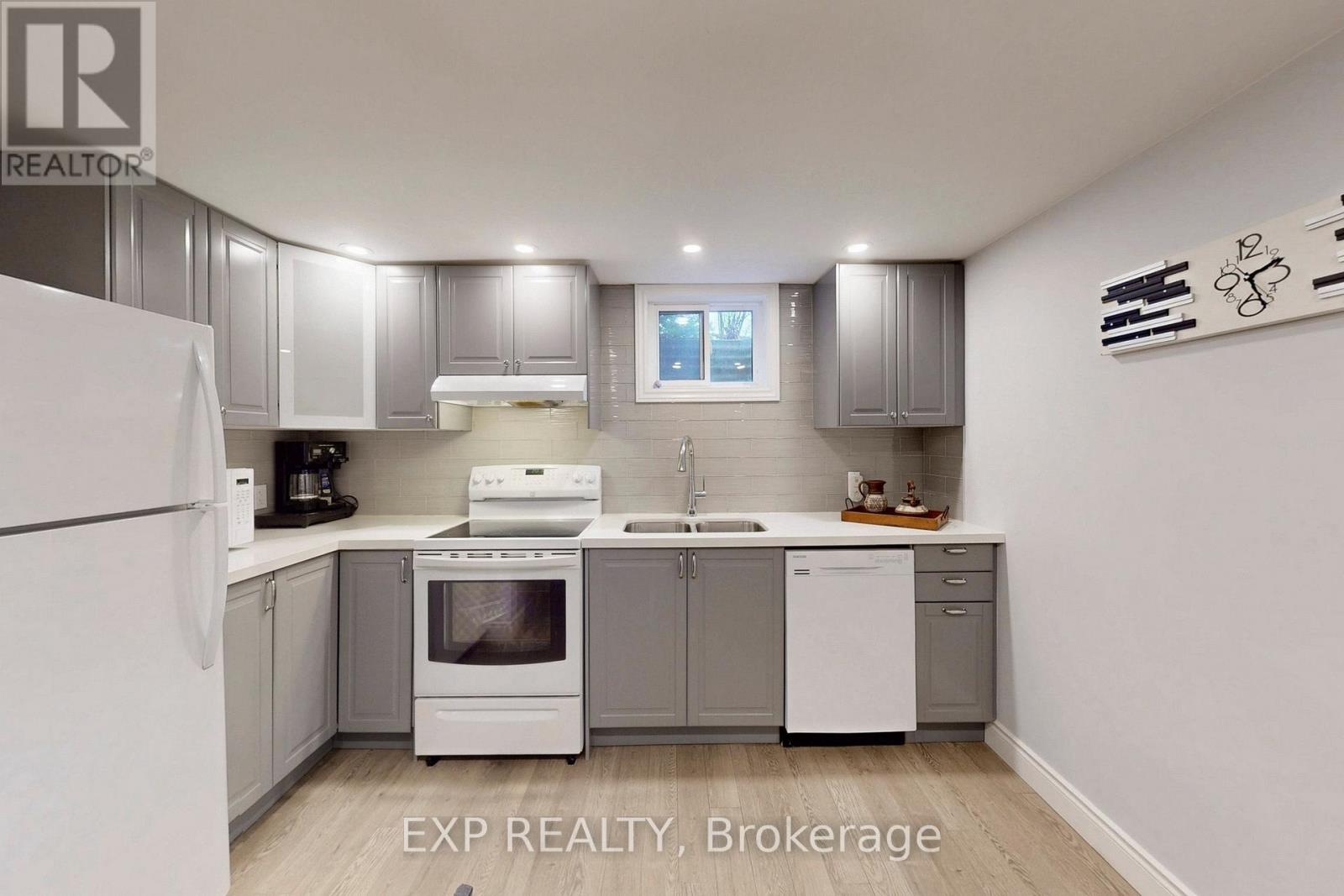 25 Mcmanus Road, Toronto, Ontario  M9P 2J9 - Photo 20 - W12949850