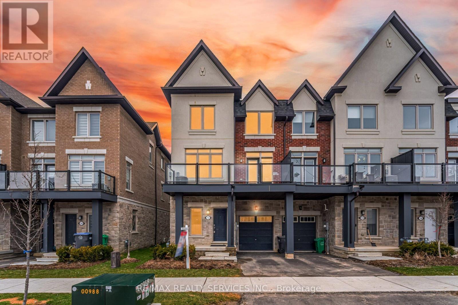 12 Waterville Way, Caledon, Ontario  L7C 4L4 - Photo 4 - W12950096