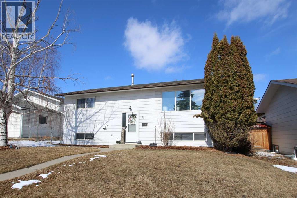 24 Oliver Street, Red Deer, Alberta  T4P 1V5 - Photo 1 - A2298019