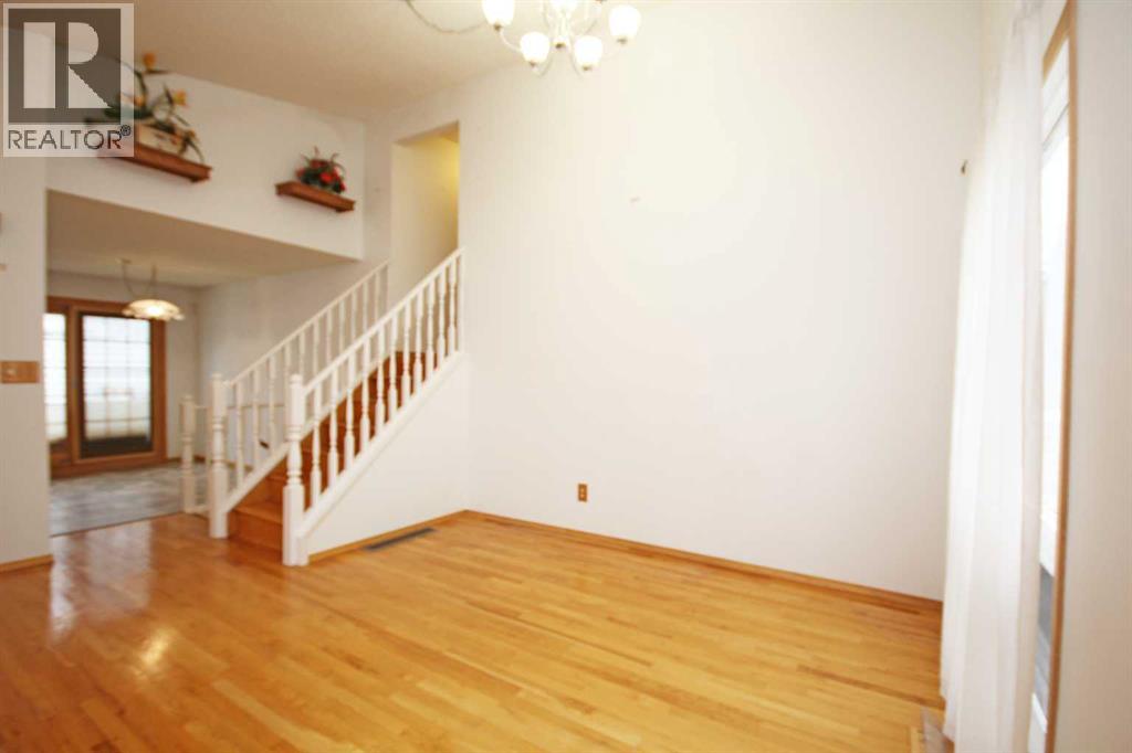 36 Woodglen Rise Sw, Calgary, Alberta  T2W 4S1 - Photo 6 - A2296510