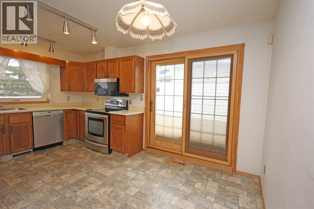 36 Woodglen Rise Sw, Calgary, Alberta  T2W 4S1 - Photo 14 - A2296510