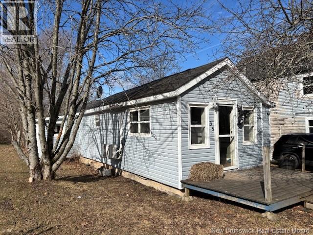 35 O'connell Avenue, Sussex, New Brunswick  E4E 1W6 - Photo 2 - NB136399