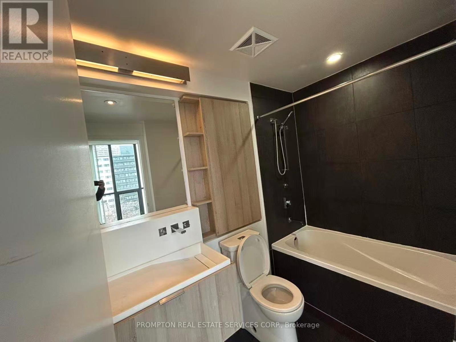 704 - 101 Charles Street E, Toronto, Ontario  M4Y 0A9 - Photo 17 - C12951322