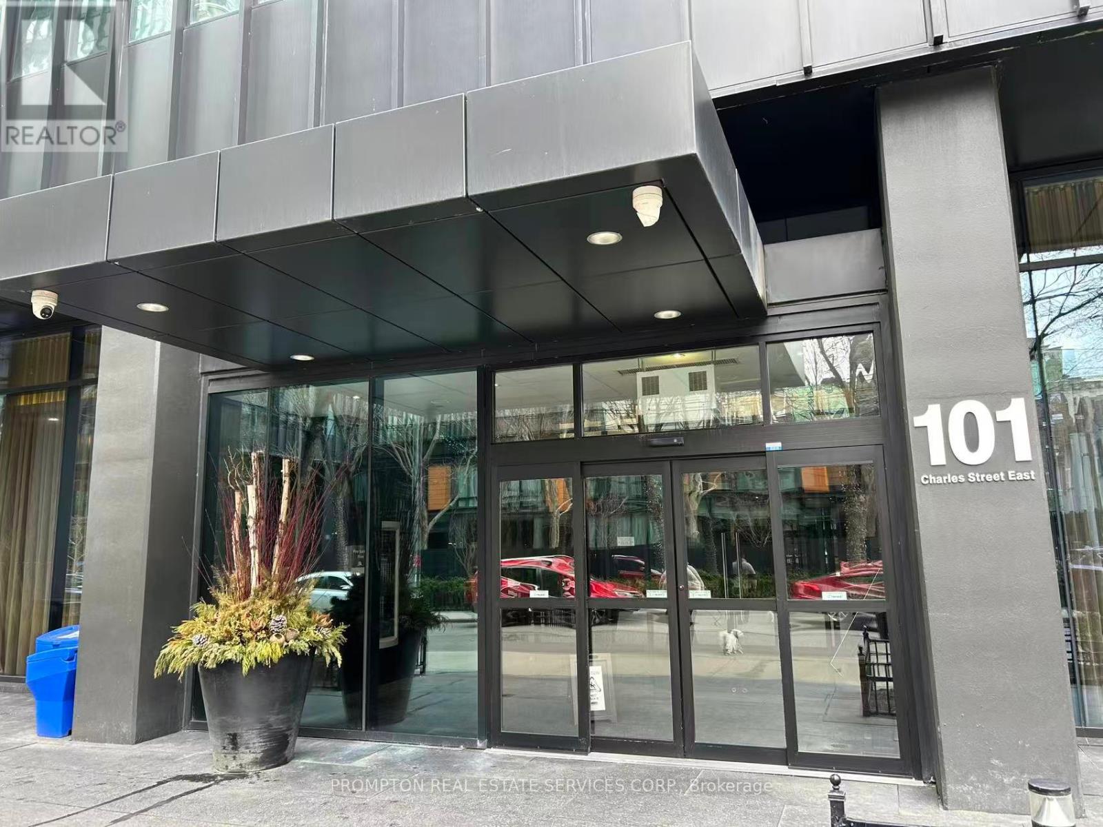 704 - 101 Charles Street E, Toronto, Ontario  M4Y 0A9 - Photo 3 - C12951322