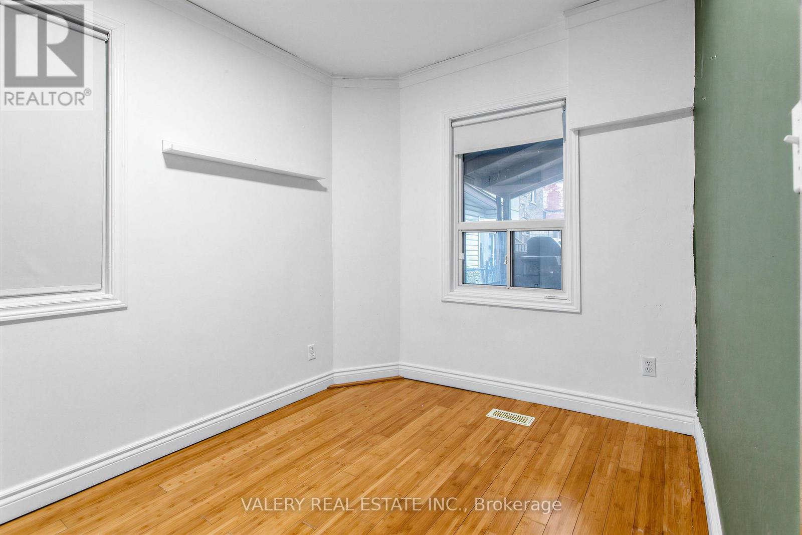 1060 Dundas Street W, Toronto, Ontario  M6J 1W8 - Photo 16 - C12951326
