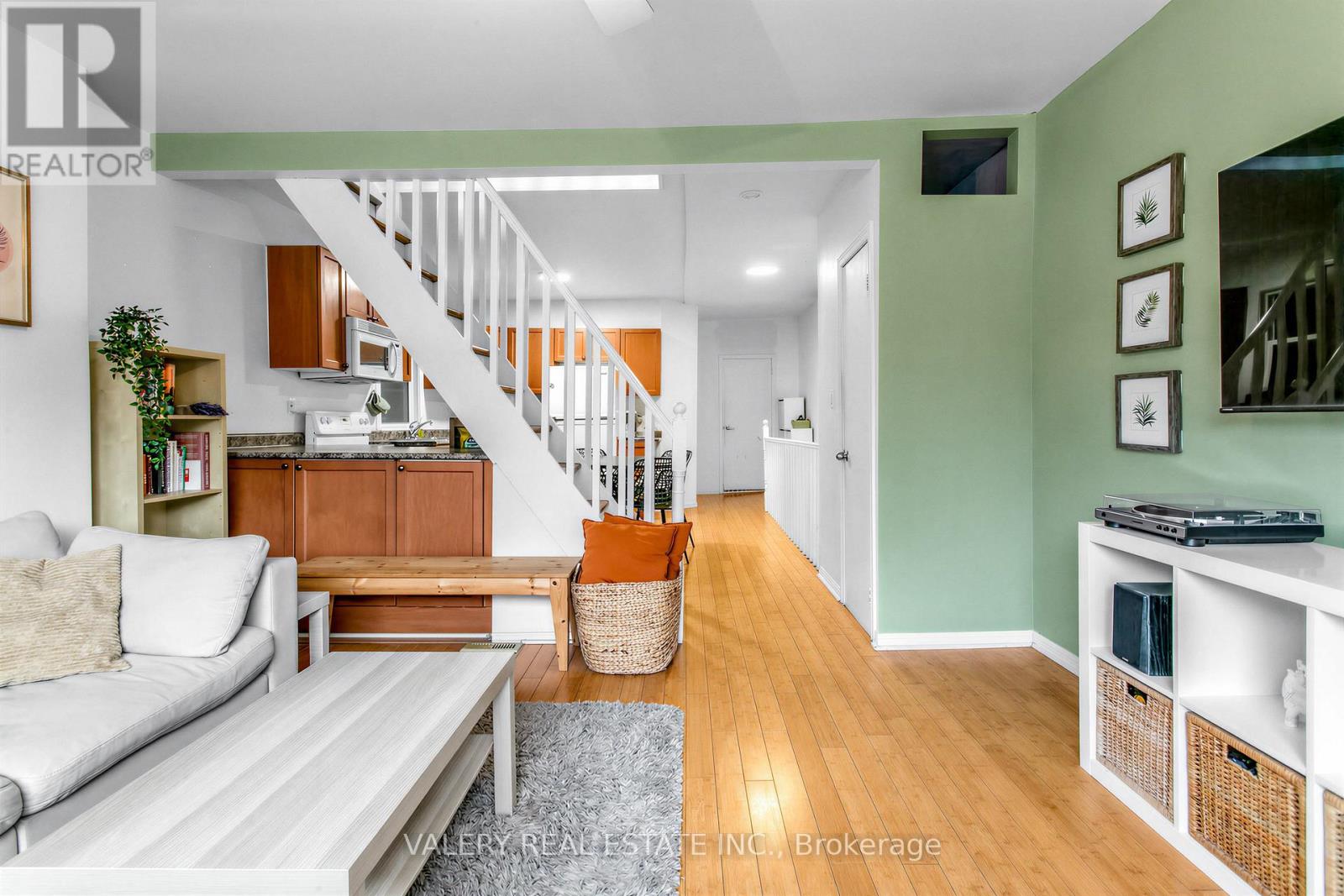 1060 Dundas Street W, Toronto, Ontario  M6J 1W8 - Photo 6 - C12951326