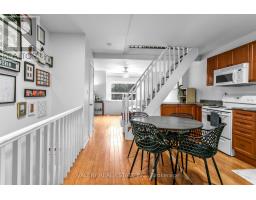 1060 DUNDAS STREET W, Toronto, Ontario