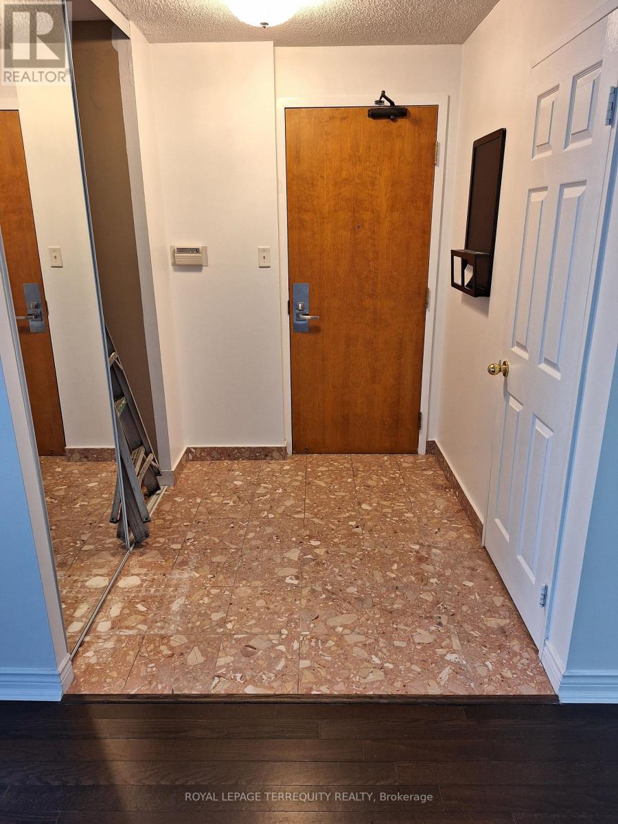 601 - 256 DORIS AVENUE, Toronto, Ontario