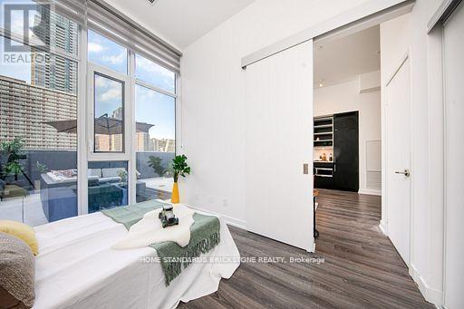 401 - 20 Edward Street, Toronto, Ontario  M5G 0C5 - Photo 12 - C12951422