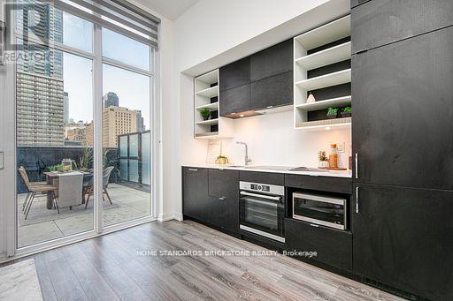 401 - 20 Edward Street, Toronto, Ontario  M5G 0C5 - Photo 6 - C12951422