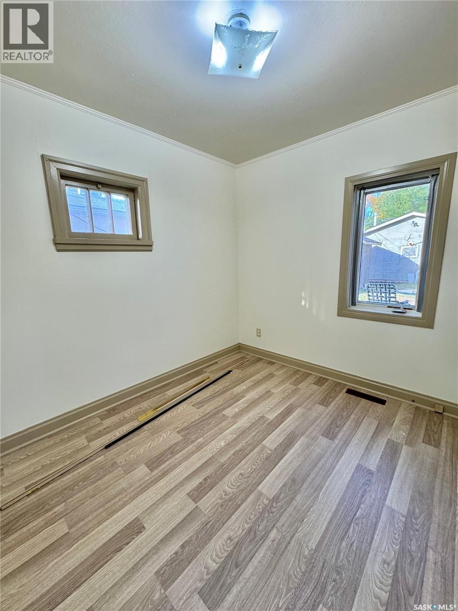 712 6th Street E, Prince Albert, Saskatchewan  S6V 0N8 - Photo 3 - SK031928