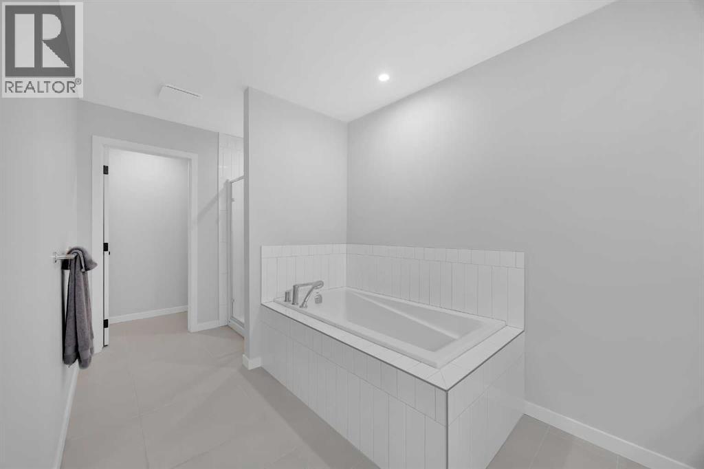 42 Savoy Landing SE, Calgary, Alberta  T3S 0E1 - Photo 32 - A2295703