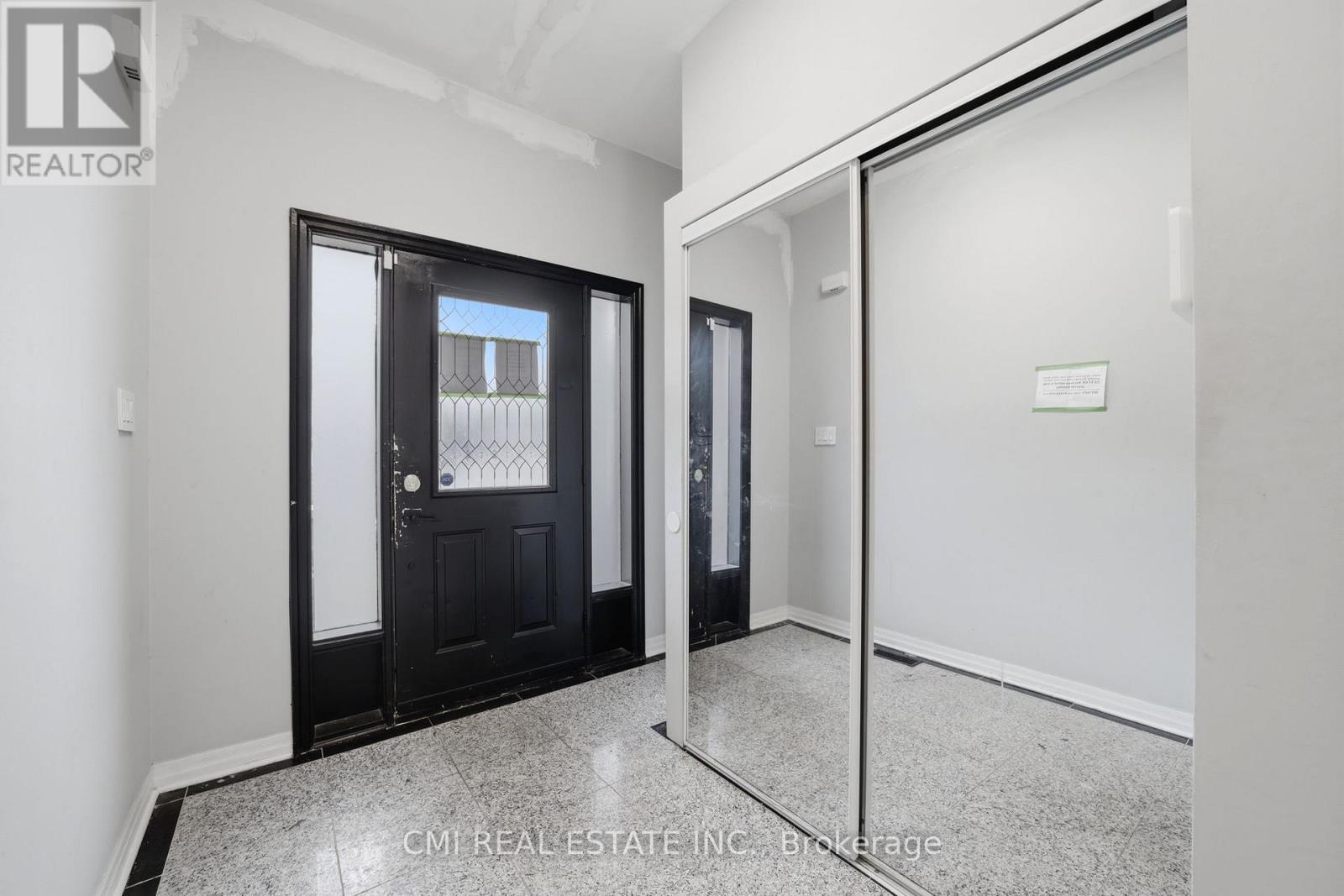 248 Ashdale Avenue, Toronto, Ontario  M4L 2Y9 - Photo 4 - E12951294