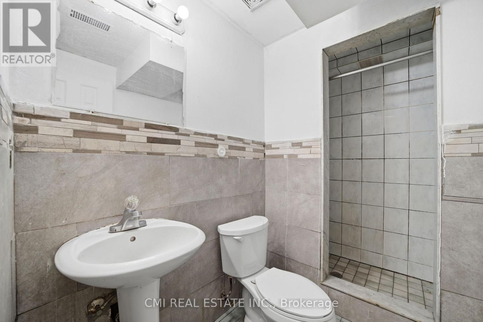 248 Ashdale Avenue, Toronto, Ontario  M4L 2Y9 - Photo 5 - E12951294